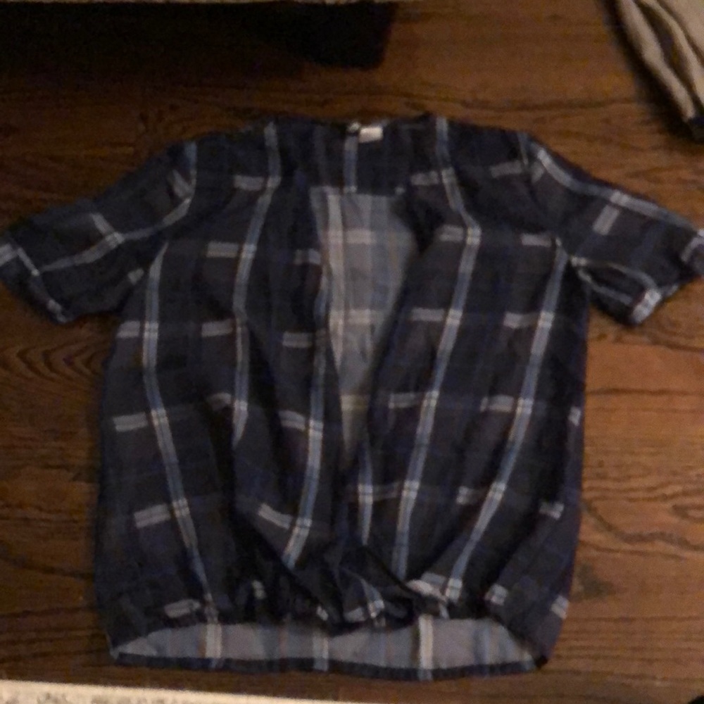 Cute H&M plaid top